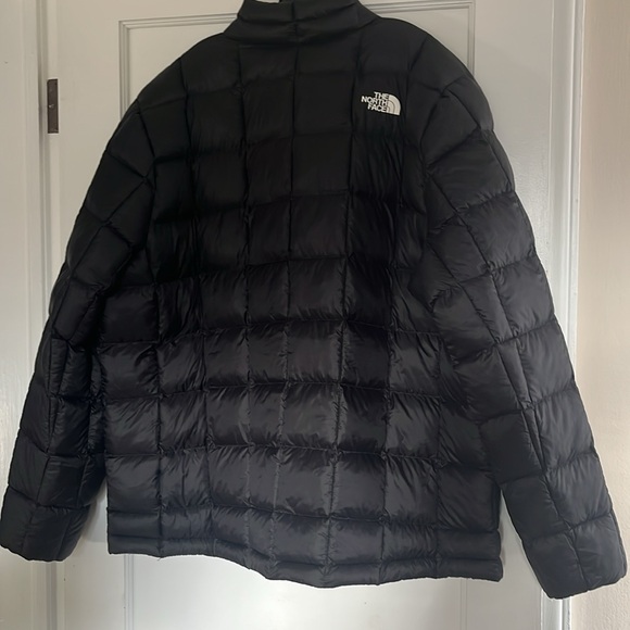 The North Face puffer coat - Picture 4 of 4